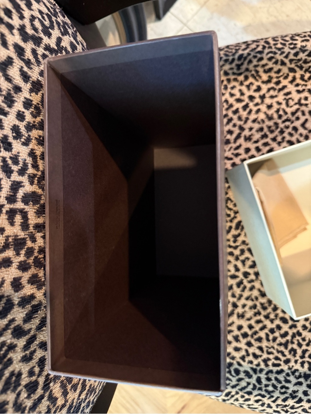 Accessory Box Identification - Picture 8 of 15